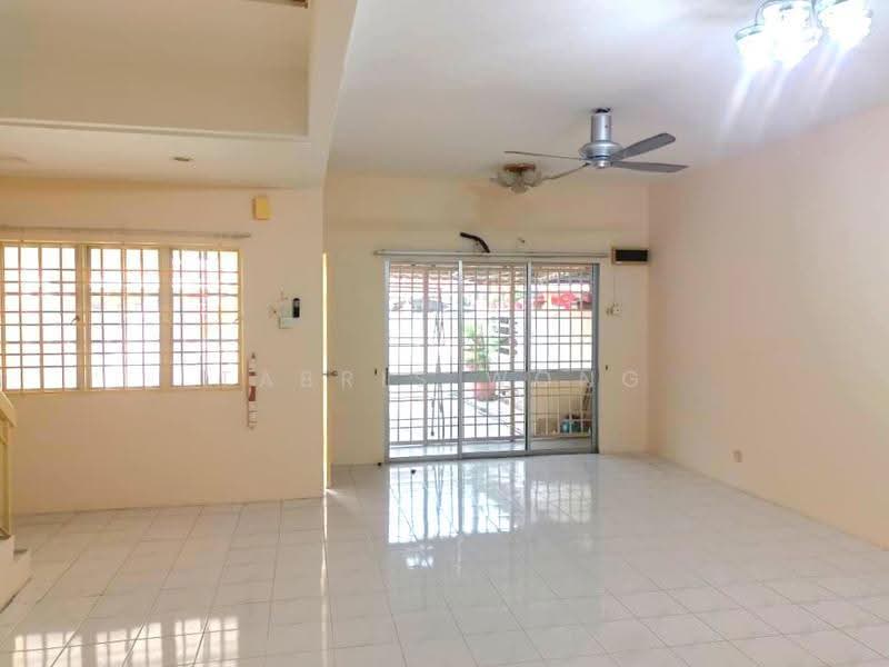 2-storey Terraced House for Sale in Bandar Bukit Tinggi (Klang) - Tabris Wong - Living Room - PropertyGuru.com.my