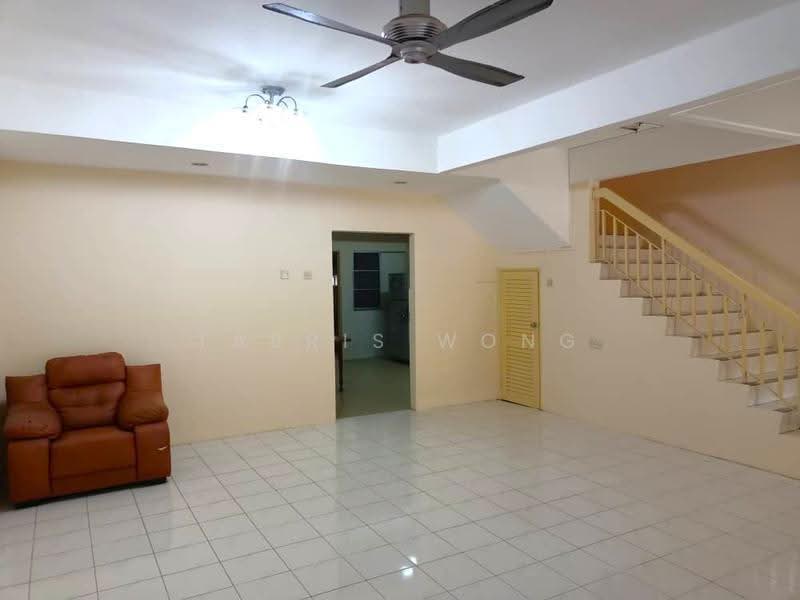 2-storey Terraced House for Sale in Bandar Bukit Tinggi (Klang) - Tabris Wong - Living Room - PropertyGuru.com.my