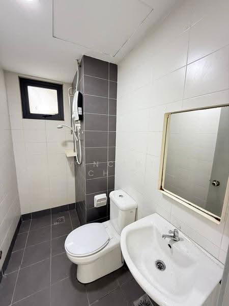 Kondominium untuk Dijual di Residence 8 - Vincent Chye - Bathroom - PropertyGuru.com.my
