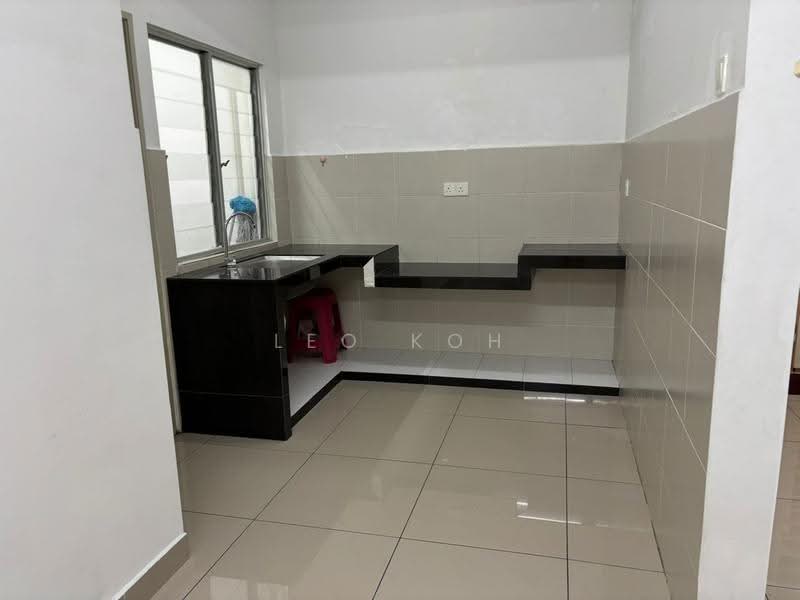 Pangsapuri untuk Disewa di Pangsapuri Bayu Suria (Summerfields Apartments) - Leo Koh - Kitchen - PropertyGuru.com.my