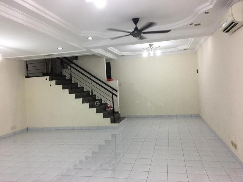 2-storey Terraced House for Sale in Taman Mount Austin (Tebrau) - Angel Tan - Living Room - PropertyGuru.com.my