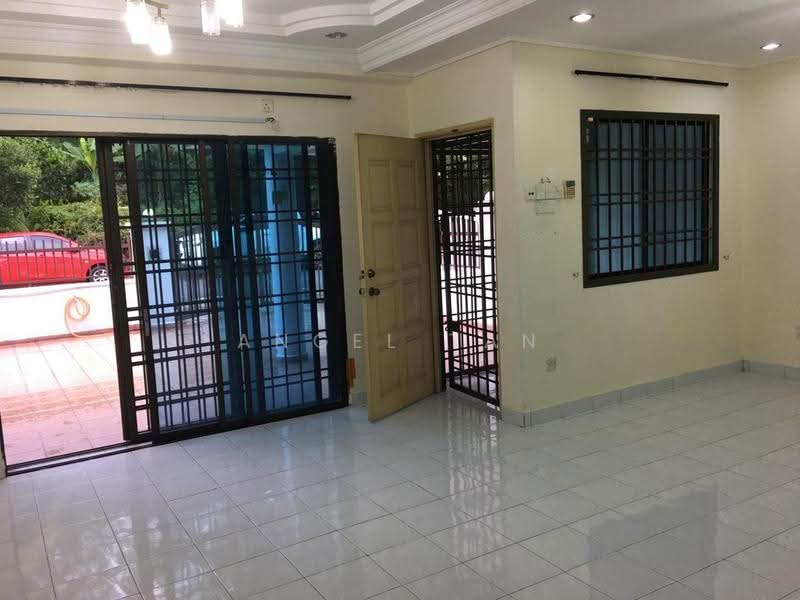 2-storey Terraced House for Sale in Taman Mount Austin (Tebrau) - Angel Tan - Living Room - PropertyGuru.com.my