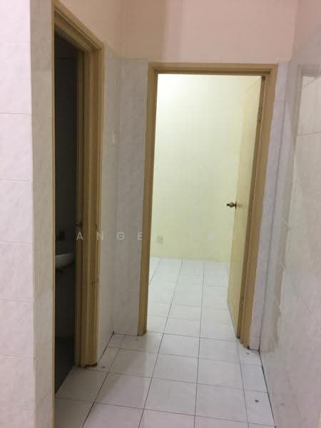 2-storey Terraced House for Sale in Taman Mount Austin (Tebrau) - Angel Tan - Corridor - PropertyGuru.com.my