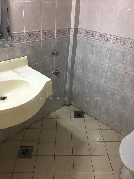 2-storey Terraced House for Sale in Taman Mount Austin (Tebrau) - Angel Tan - Bathroom - PropertyGuru.com.my