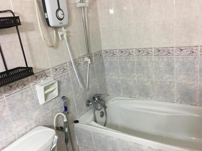 2-storey Terraced House for Sale in Taman Mount Austin (Tebrau) - Angel Tan - Bathroom - PropertyGuru.com.my