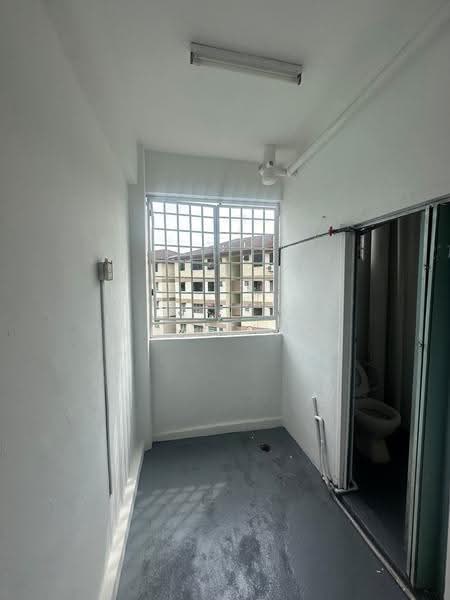 Rumah Flat untuk Dijual di Rumah Pangsa Akasia - Kevin Ho - Bathroom - PropertyGuru.com.my