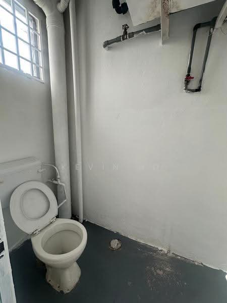 Rumah Flat untuk Dijual di Rumah Pangsa Akasia - Kevin Ho - Bathroom - PropertyGuru.com.my
