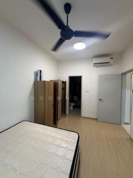 Kediaman Servis untuk Disewa di RYAN & MIHO - Moonhou . - Bedroom - PropertyGuru.com.my