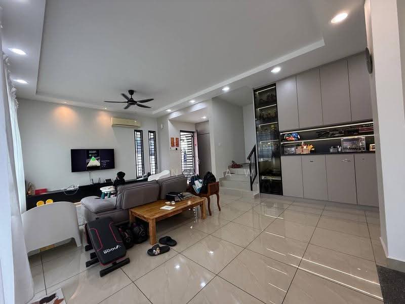 Cluster House for Sale in Taman Austin Duta (Tebrau) - Finn Aw - Living Room - PropertyGuru.com.my