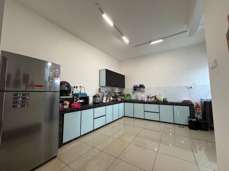 Cluster House for Sale in Taman Austin Duta (Tebrau) - Finn Aw - Kitchen - PropertyGuru.com.my