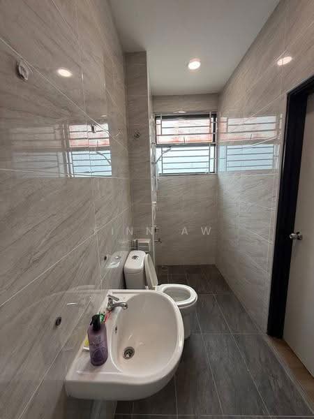 Cluster House for Sale in Taman Austin Duta (Tebrau) - Finn Aw - Bathroom - PropertyGuru.com.my