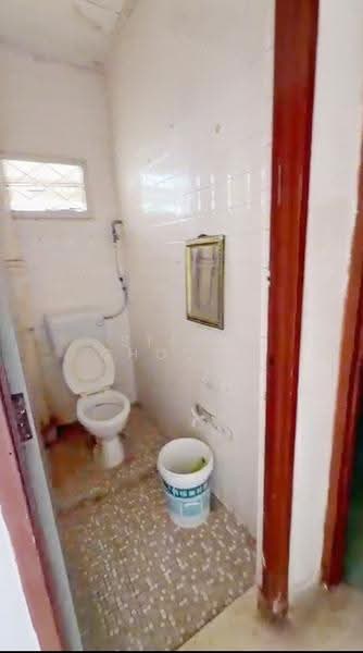 Rumah Teres 2-Tingkat untuk Disewa di Taman Pelangi (Johor Bahru) - Steph Choong - Bathroom - PropertyGuru.com.my