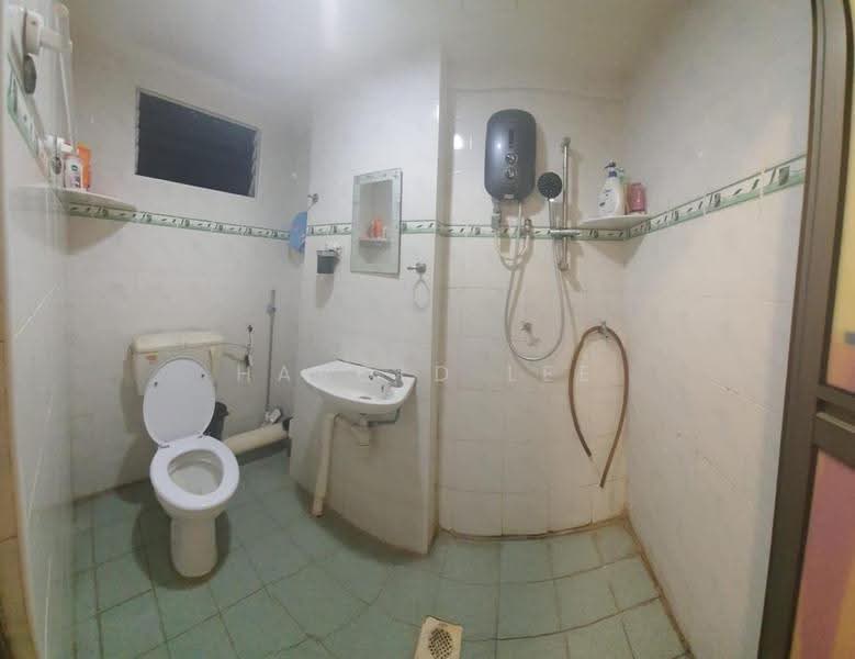 Pangsapuri untuk Dijual di Sri Impian - Harold Lee - Bathroom - PropertyGuru.com.my
