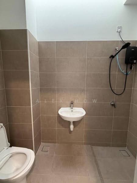 Rumah Teres untuk Disewa di Taman Ponderosa (Johor Bahru) - Alex How - Bathroom - PropertyGuru.com.my