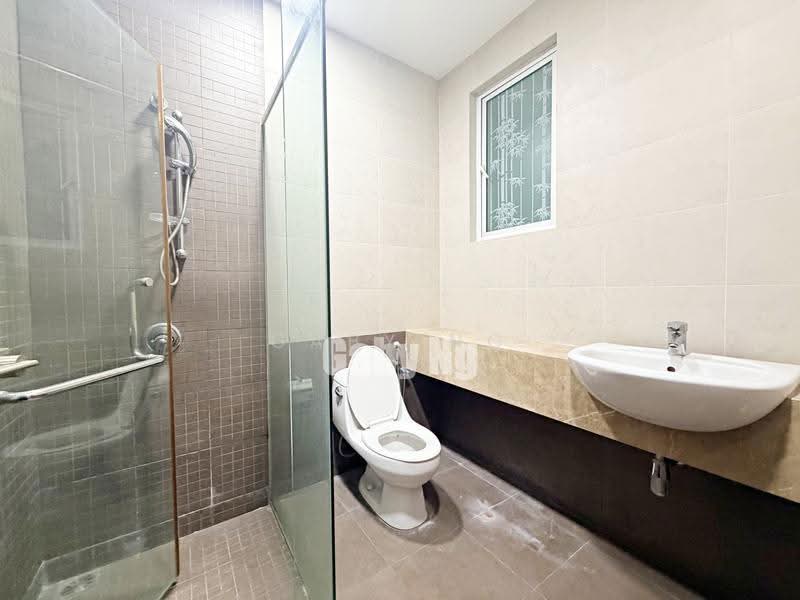 Rumah Berkembar untuk Dijual di Duta Tropika (Batu) - Gaby Ng - Bathroom - PropertyGuru.com.my