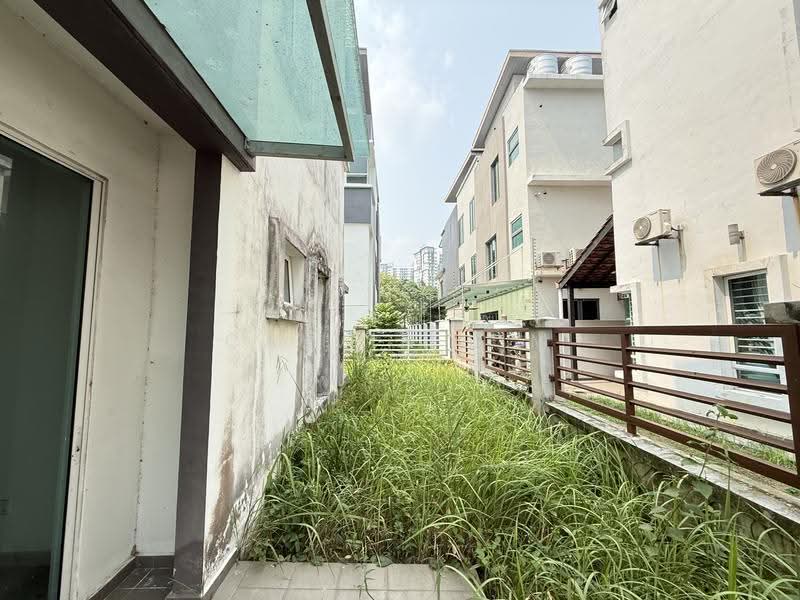 Rumah Berkembar untuk Dijual di Canary Garden (Klang) - Calvin Lim - Exterior - PropertyGuru.com.my
