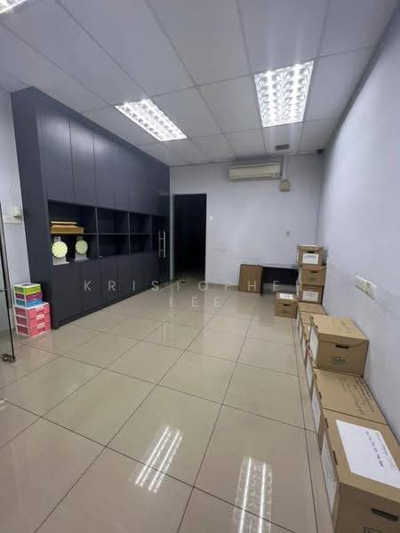 Shop / Office for Sale in Taman Daya (Johor Bahru) - Kristopher Lee - Interior - PropertyGuru.com.my