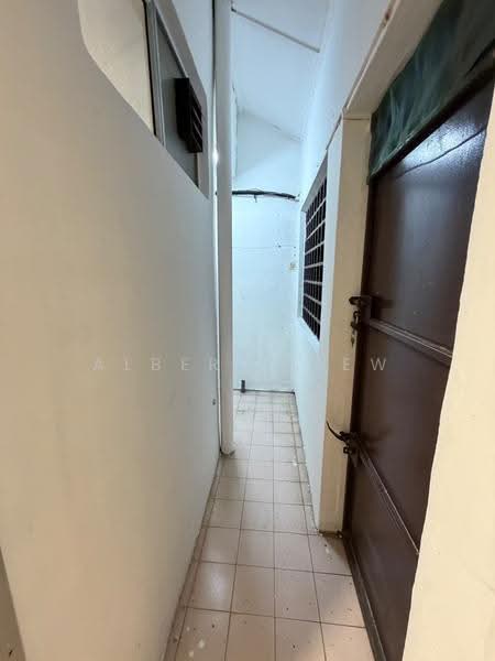 Rumah Teres 2-Tingkat untuk Dijual di Taman Kempas (Tampoi) - Albert Liew - Corridor - PropertyGuru.com.my