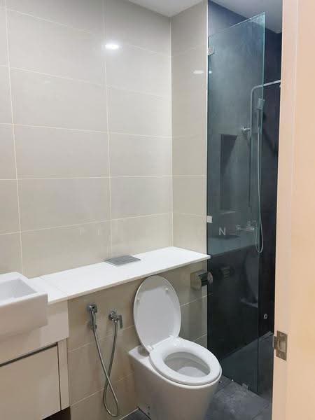 Service Residence for Sale at Setia Sky 88 - Pei Lu On - Bathroom - PropertyGuru.com.my