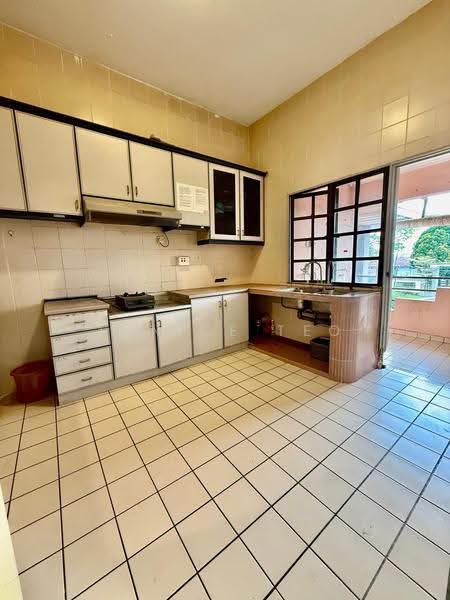 Apartment for Sale at Frinza Court - Janice Teo - Kitchen - PropertyGuru.com.my
