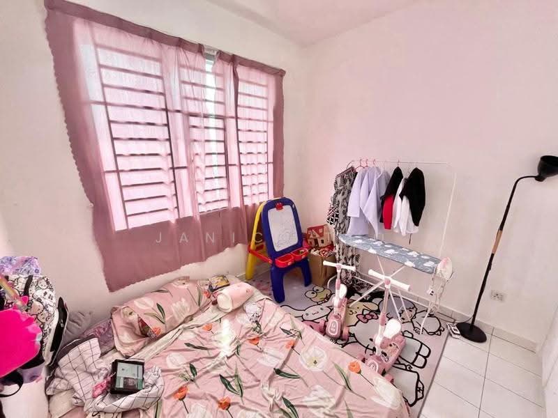 Kediaman Servis untuk Dijual di Nusa Perdana Apartment - Janice Teo - Bedroom - PropertyGuru.com.my