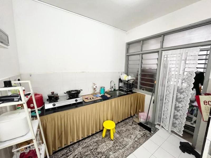 Kediaman Servis untuk Dijual di Nusa Perdana Apartment - Janice Teo - Kitchen - PropertyGuru.com.my