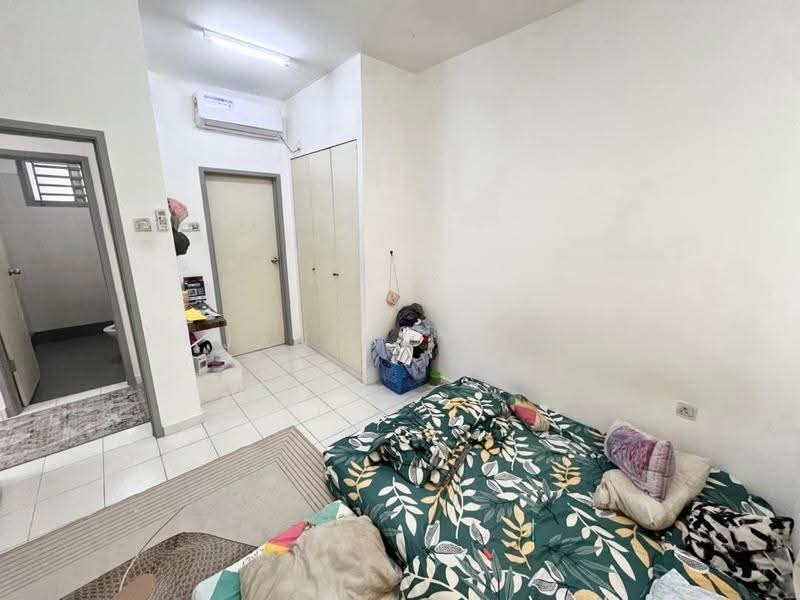 Kediaman Servis untuk Dijual di Nusa Perdana Apartment - Janice Teo - Bedroom - PropertyGuru.com.my