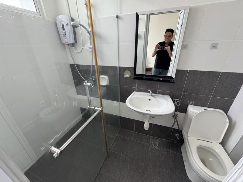 Kondominium untuk Disewa di Kenanga Residence - Chin Siang Liow - Bathroom - PropertyGuru.com.my