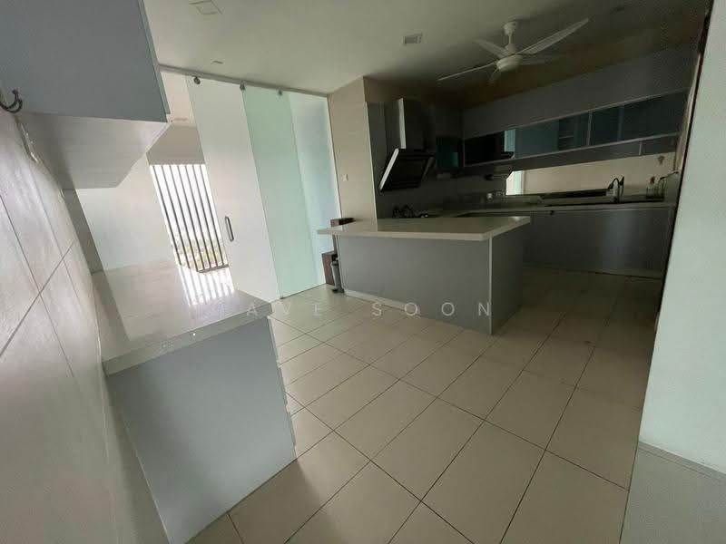 Kondominium untuk Dijual di One Tanjong Condominium - Dave Soon - Kitchen - PropertyGuru.com.my