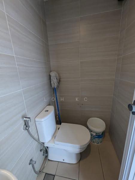 Pejabat untuk Disewa di Kampung Berembang (Ampang) - Loh KC - Bathroom - PropertyGuru.com.my
