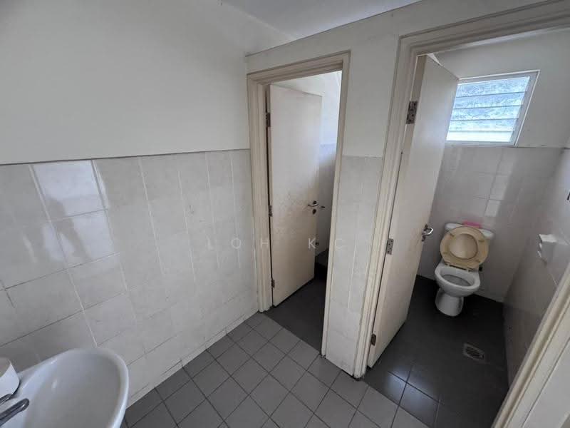 Office for Rent in Taman Tun Dr Ismail (Kuala Lumpur) - Loh KC - Bathroom - PropertyGuru.com.my