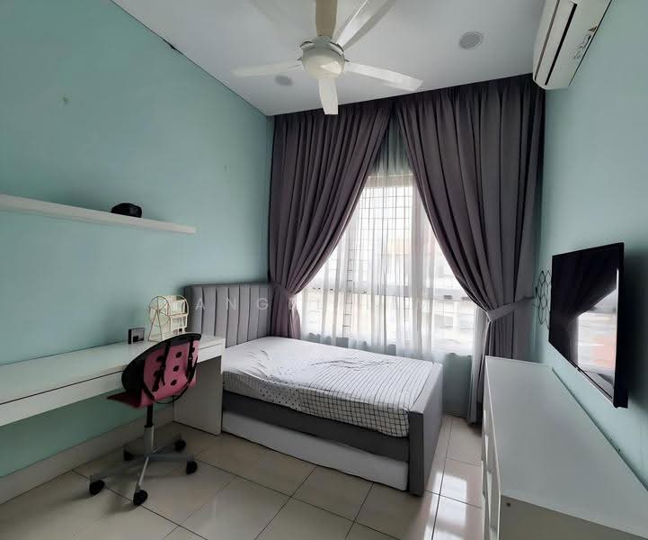 Kondominium untuk Disewa di Surian Condominium - Angel Lim - 2nd Bedroom - PropertyGuru.com.my