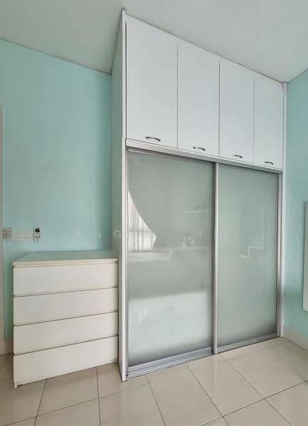 Kondominium untuk Disewa di Surian Condominium - Angel Lim - 2nd Bedroom Wadrobe - PropertyGuru.com.my