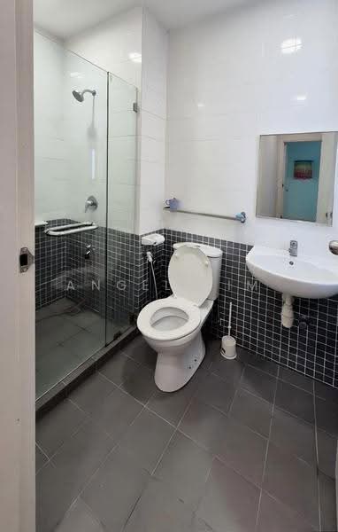 Kondominium untuk Disewa di Surian Condominium - Angel Lim - Bathroom - PropertyGuru.com.my