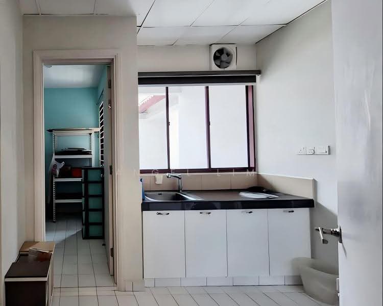 Kondominium untuk Disewa di Surian Condominium - Angel Lim - Storage/Helper Room - PropertyGuru.com.my