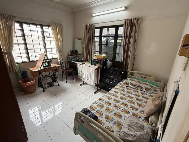 Rumah Teres 2-Tingkat untuk Dijual di SS2 (Petaling Jaya) - Peter Kok - Downstair Room - PropertyGuru.com.my