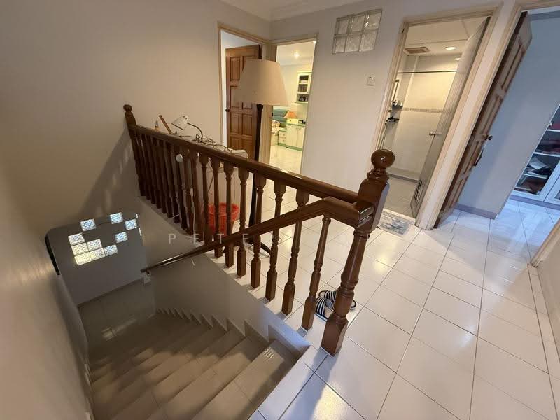 Rumah Teres 2-Tingkat untuk Dijual di SS2 (Petaling Jaya) - Peter Kok - First floor Landing Hall - PropertyGuru.com.my