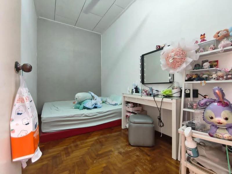 2-storey Terraced House for Sale in Taman Daya (Johor Bahru) - Kimi Kiu - Bedroom - PropertyGuru.com.my