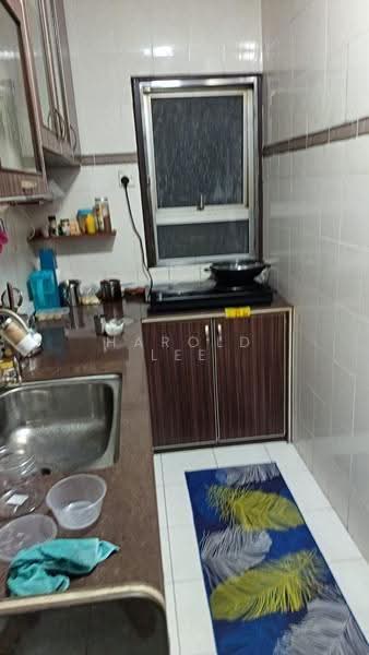 Pangsapuri untuk Dijual di Desa Indah Block 1 - Harold Lee - Kitchen - PropertyGuru.com.my