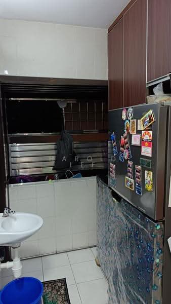 Pangsapuri untuk Dijual di Desa Indah Block 1 - Harold Lee - Kitchen - PropertyGuru.com.my