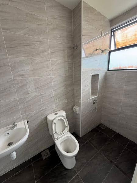 Cluster House for Sale in Taman Austin Duta (Tebrau) - Finn Aw - Bathroom - PropertyGuru.com.my