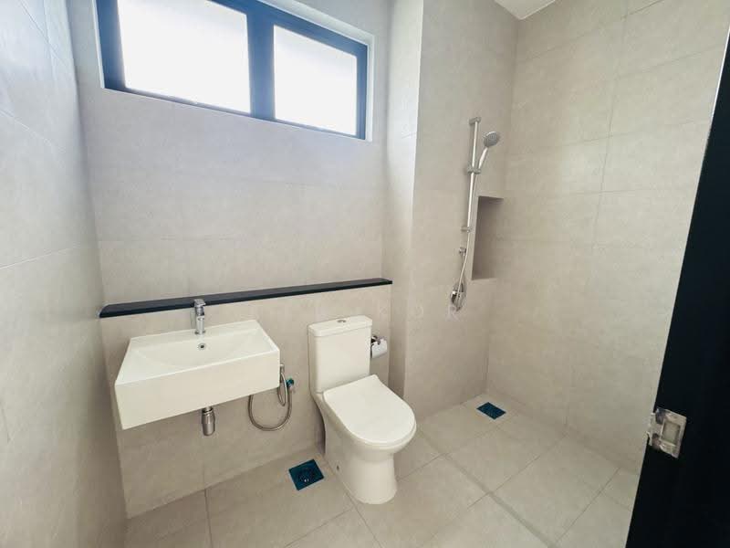 2-storey Terraced House for Sale in Leisure Farm (Gelang Patah) - Ken Kor - Bathroom - PropertyGuru.com.my