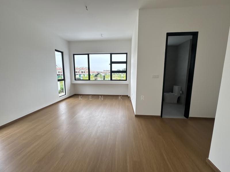 2-storey Terraced House for Sale in Leisure Farm (Gelang Patah) - Ken Kor - Living Room - PropertyGuru.com.my
