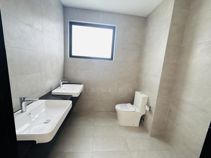 2-storey Terraced House for Sale in Leisure Farm (Gelang Patah) - Ken Kor - Bathroom - PropertyGuru.com.my