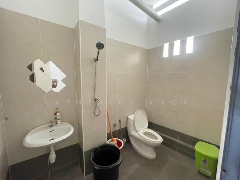 Shop / Office for Rent in George Town (Penang) - Katherine Khor - Bathroom - PropertyGuru.com.my