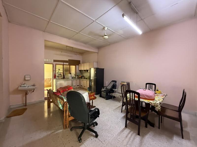 Rumah Berkembar untuk Dijual di Taman Mambau Jaya (Rasah) - Myolie Thay - Living Room - PropertyGuru.com.my