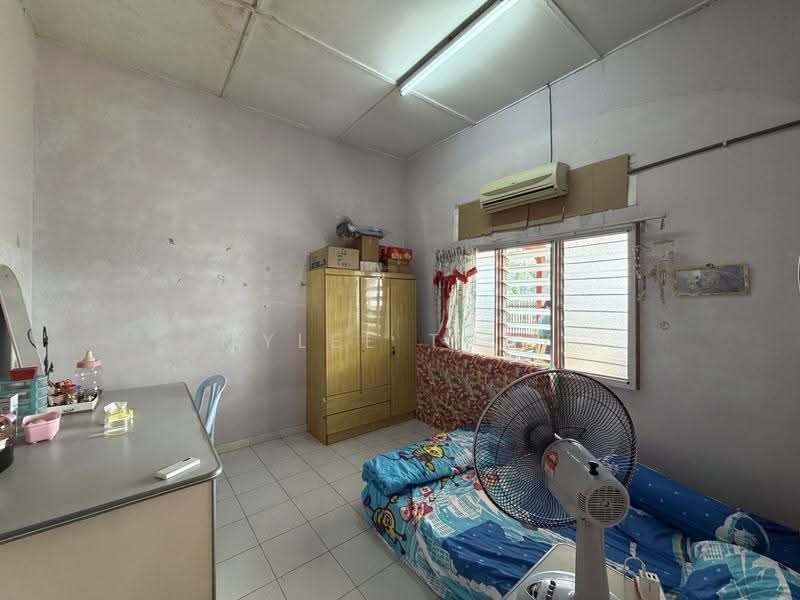 Rumah Berkembar untuk Dijual di Taman Mambau Jaya (Rasah) - Myolie Thay - Bedroom - PropertyGuru.com.my