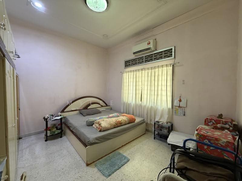 Rumah Berkembar untuk Dijual di Taman Mambau Jaya (Rasah) - Myolie Thay - Bedroom - PropertyGuru.com.my