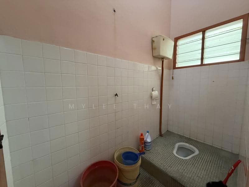 Rumah Berkembar untuk Dijual di Taman Mambau Jaya (Rasah) - Myolie Thay - Bathroom - PropertyGuru.com.my