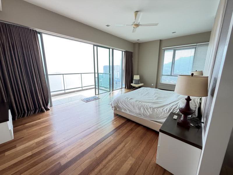 Kondominium untuk Dijual di Infinity Beachfront Condominium - Dave Soon - Bedroom - PropertyGuru.com.my